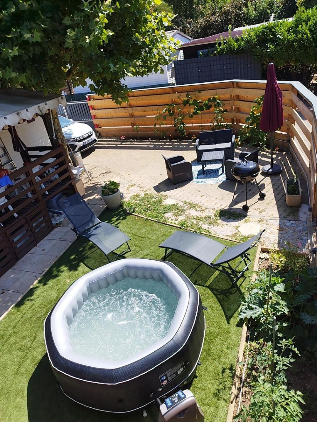 Hotel Havre De Paix Bord De Saone Avec Jacuzzi Massieux Exteriér fotografie